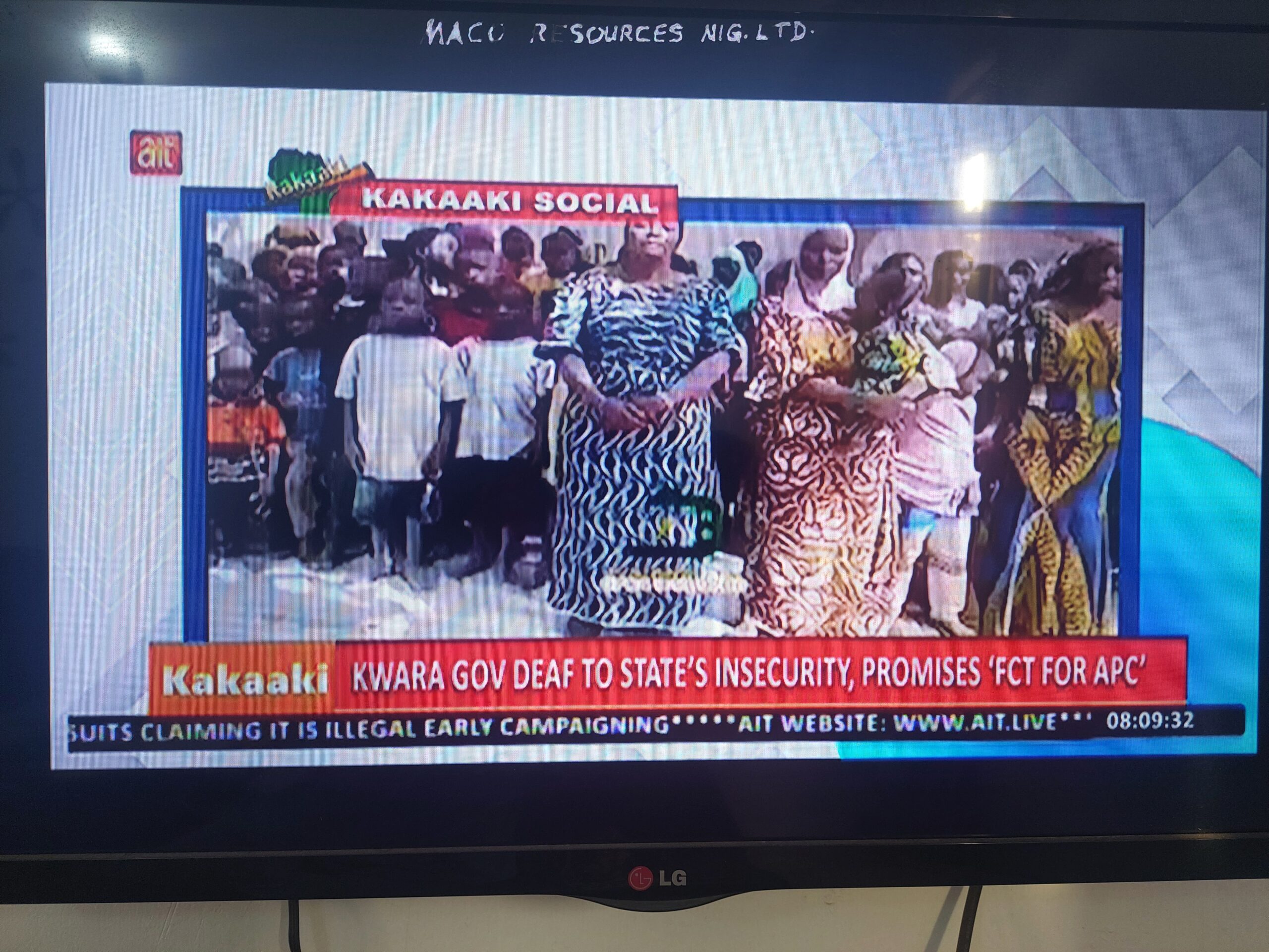 Read more about the article NIGERIAN RULERS ARE UNBELIEVABLY UNBELIEVABLE, MEEEEEEEEN!!!